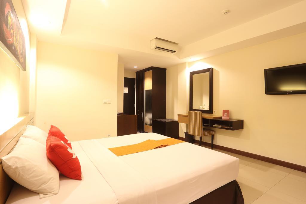 Zen Rooms Legian Dewi Sri Kuta  Room photo