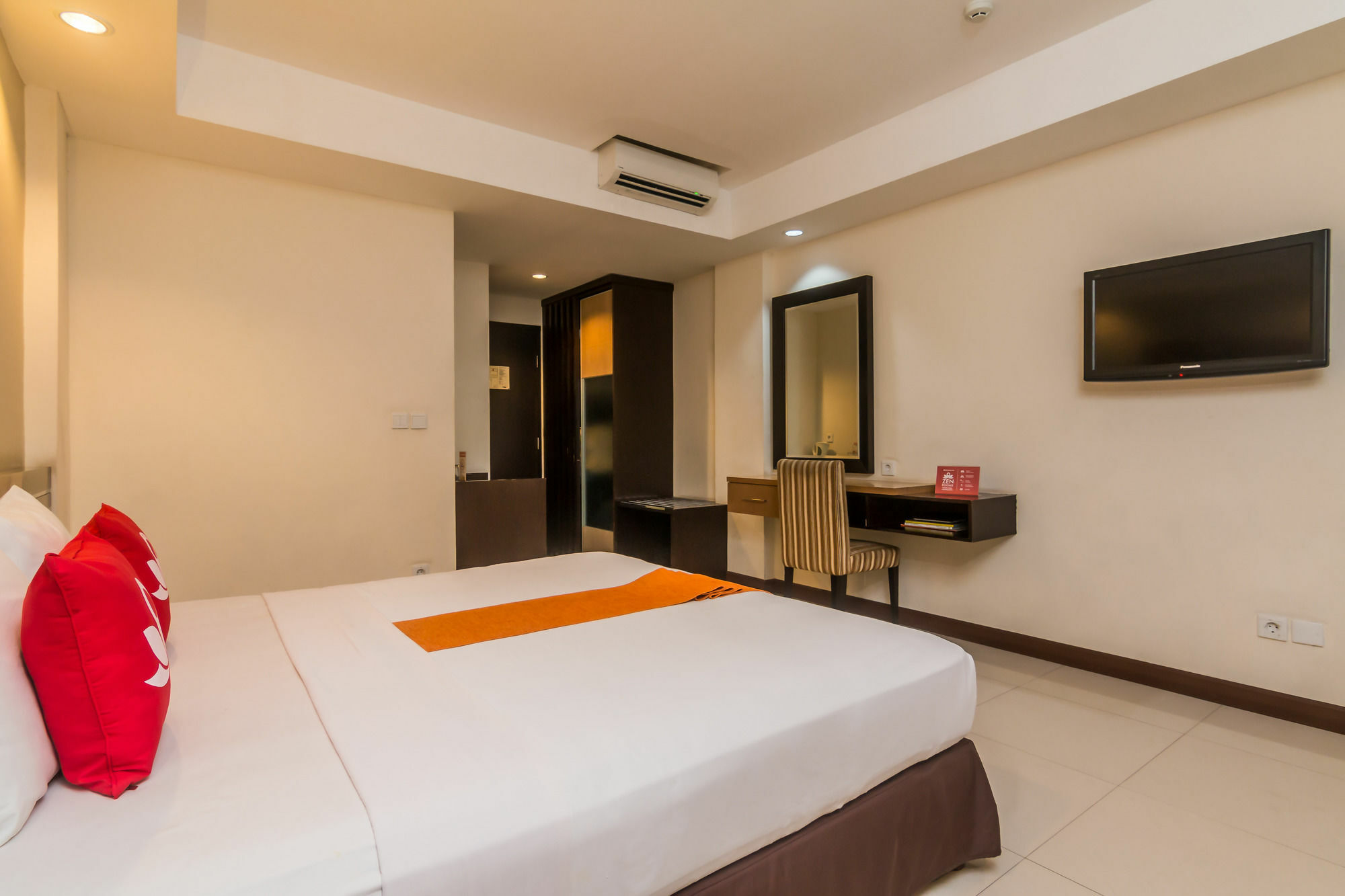 Zen Rooms Legian Dewi Sri Kuta  Exterior photo